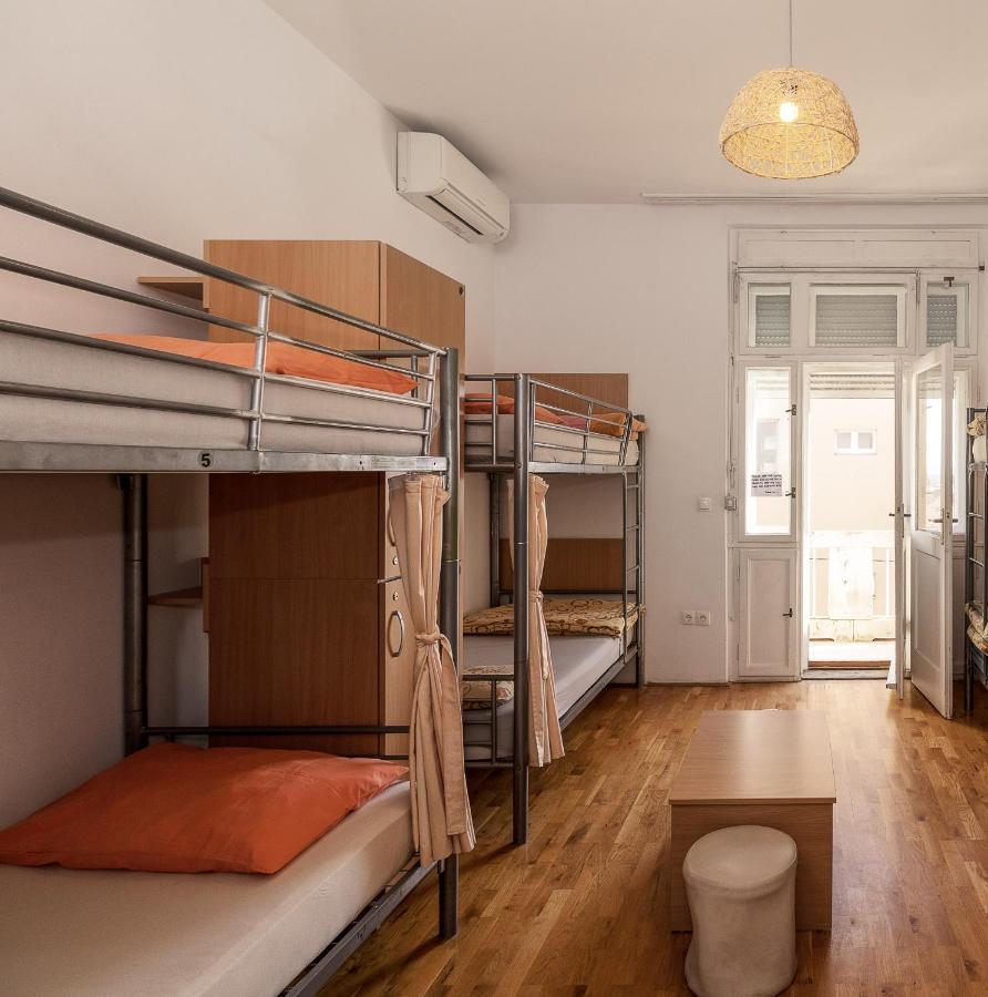 Single Bed Mixed Dormitory Room