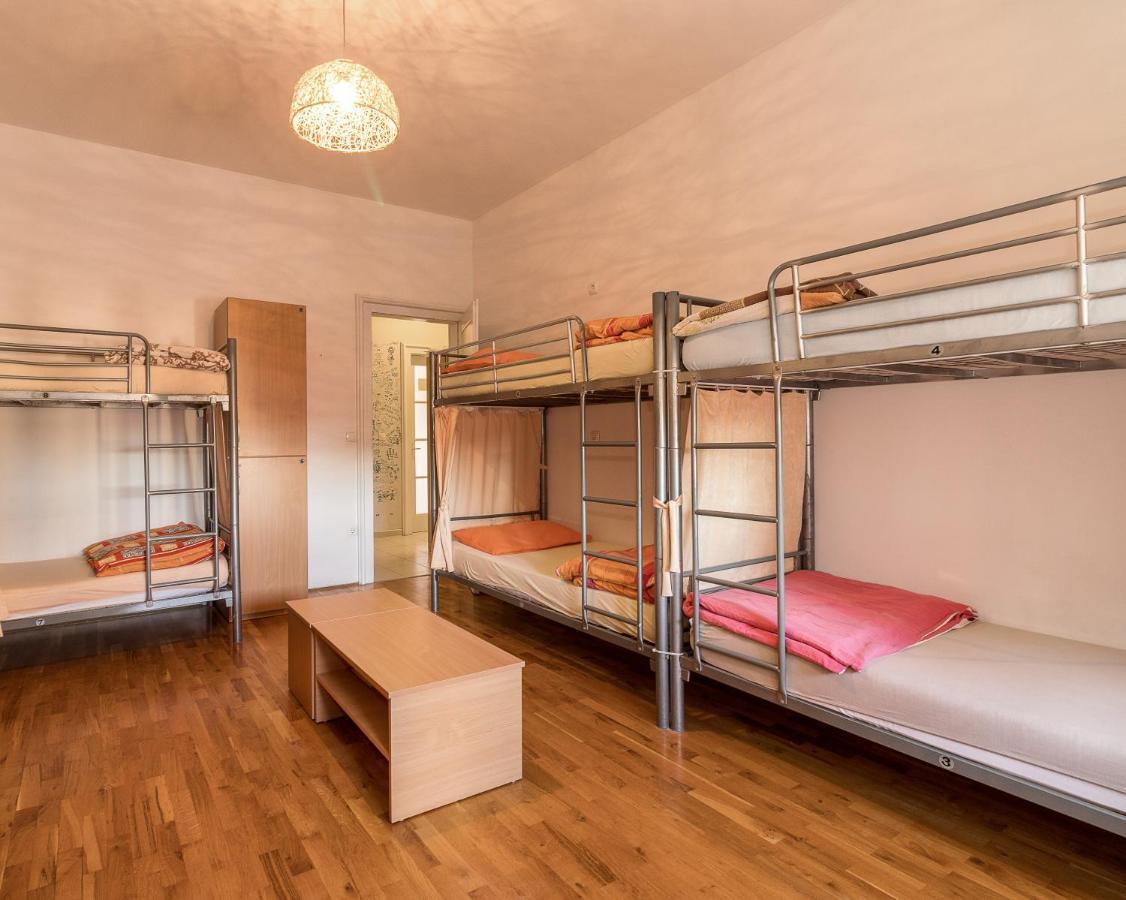 Single Bed Mixed Dormitory Room