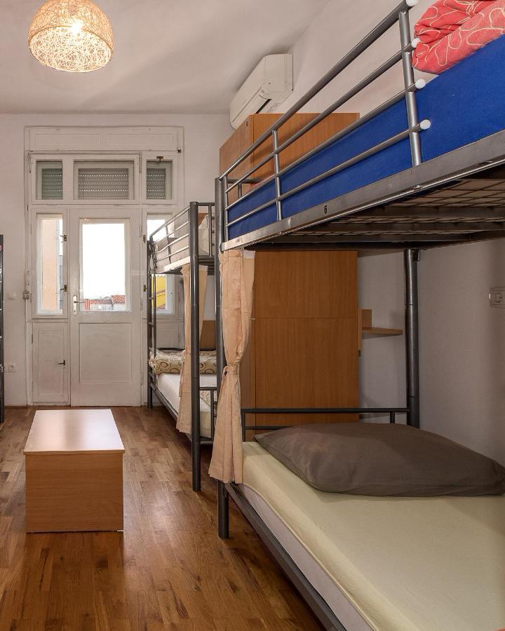 Single Bed Mixed Dormitory Room