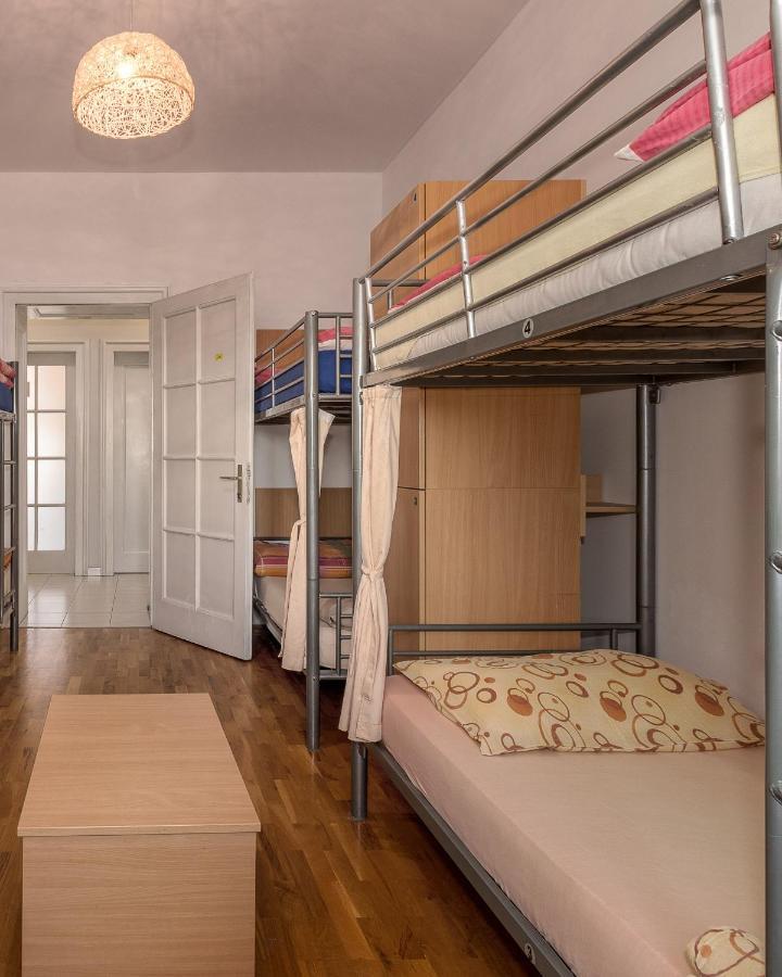 Single Bed Mixed Dormitory Room
