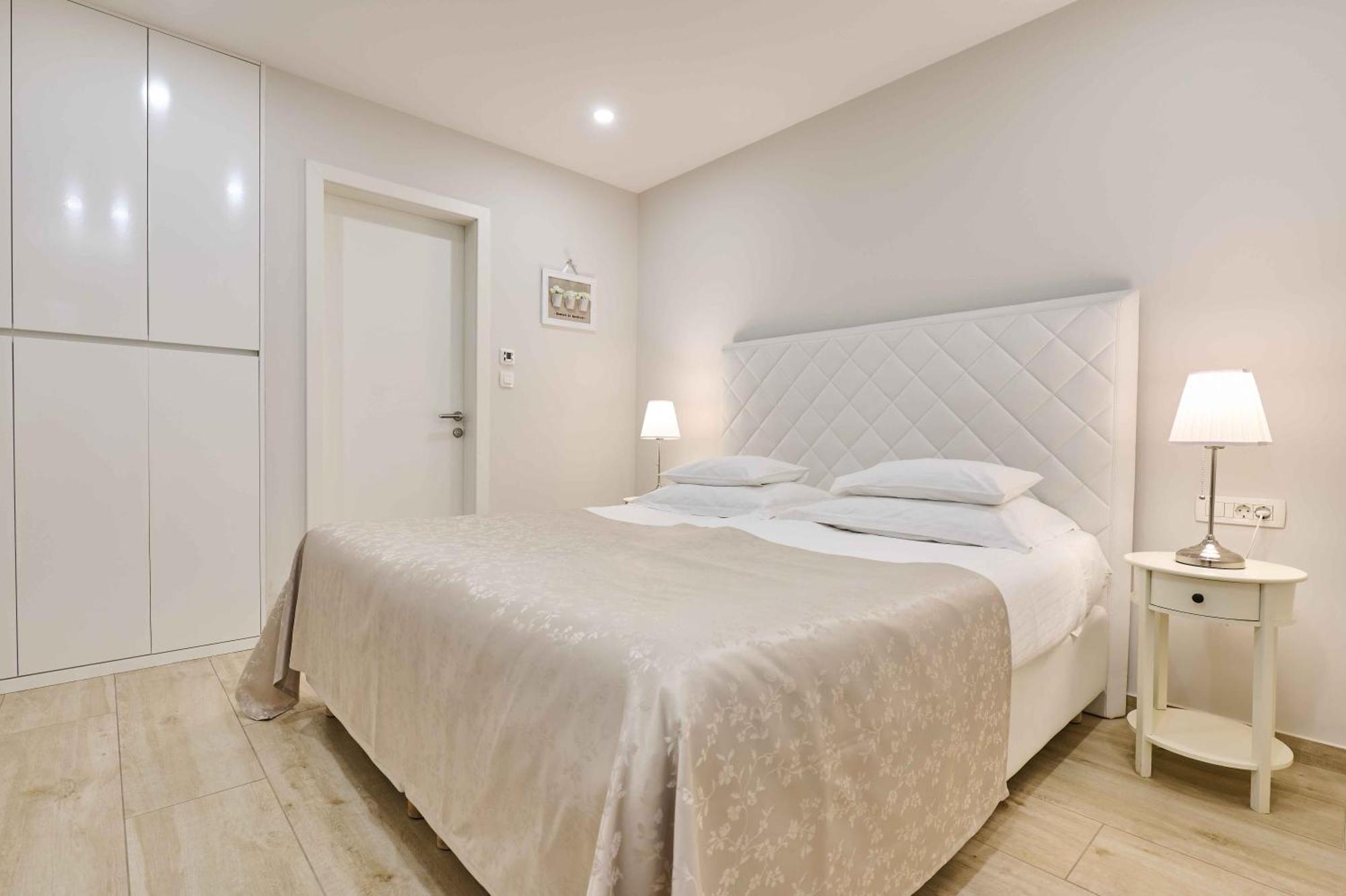 Double or Twin Room Bathroom