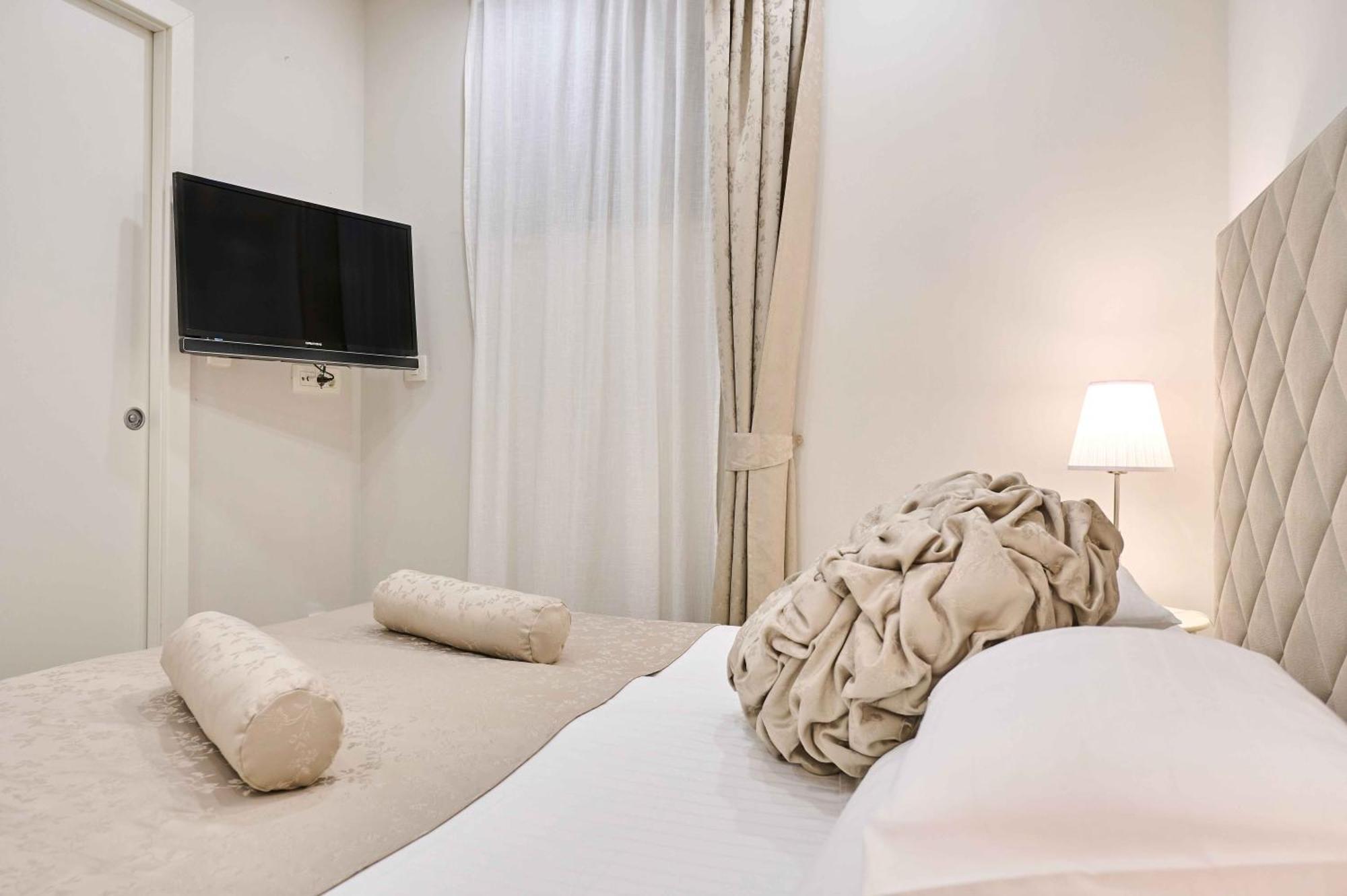 Double Room Private Bathroom