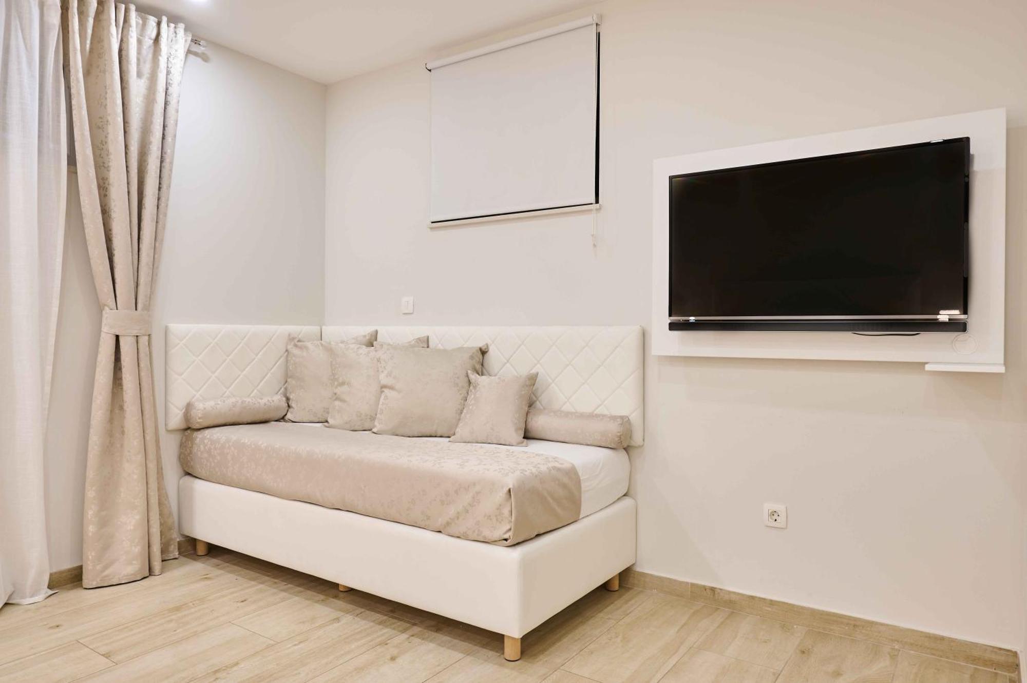Double Room Private Bathroom