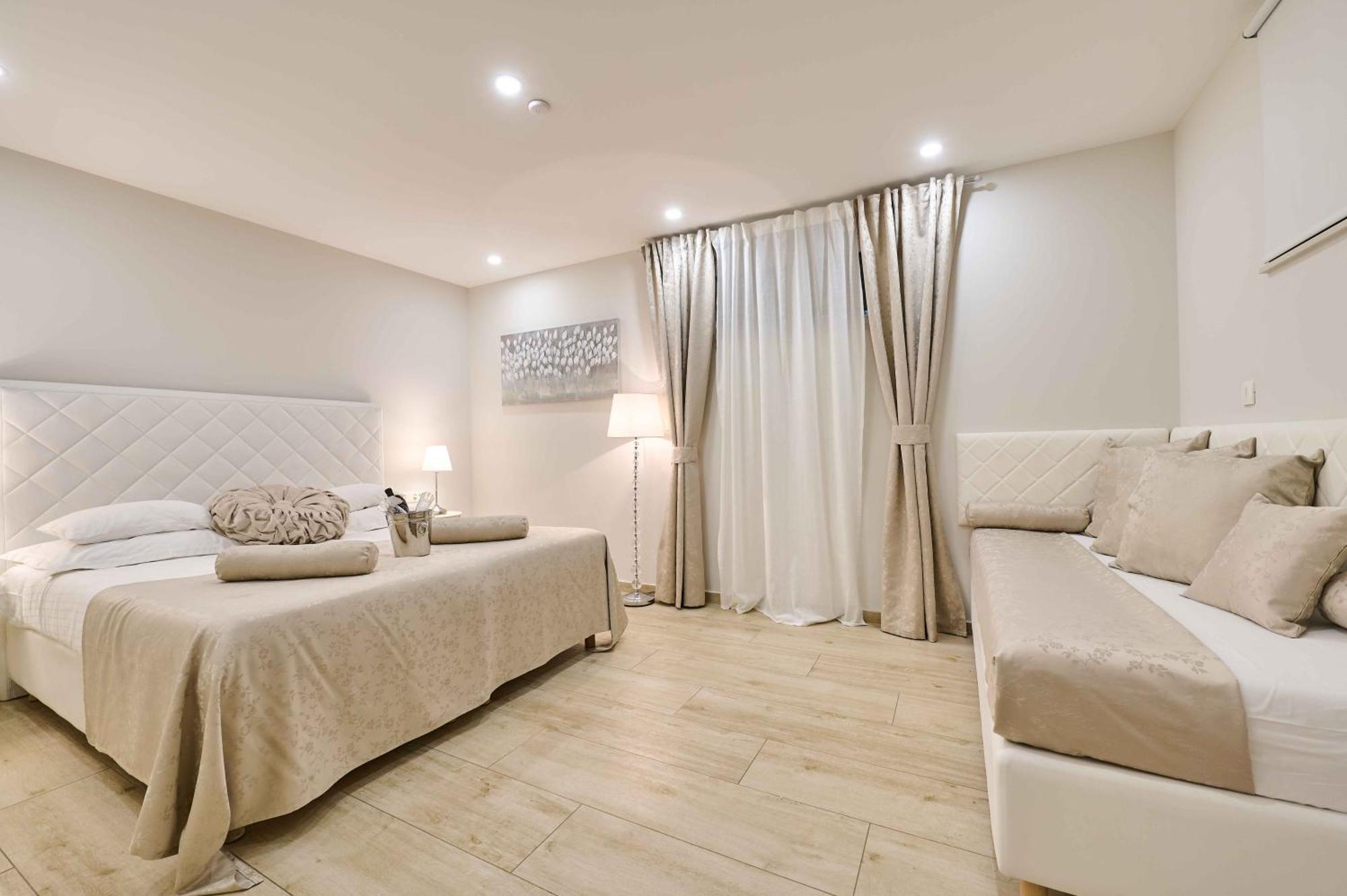Double Room Private Bathroom