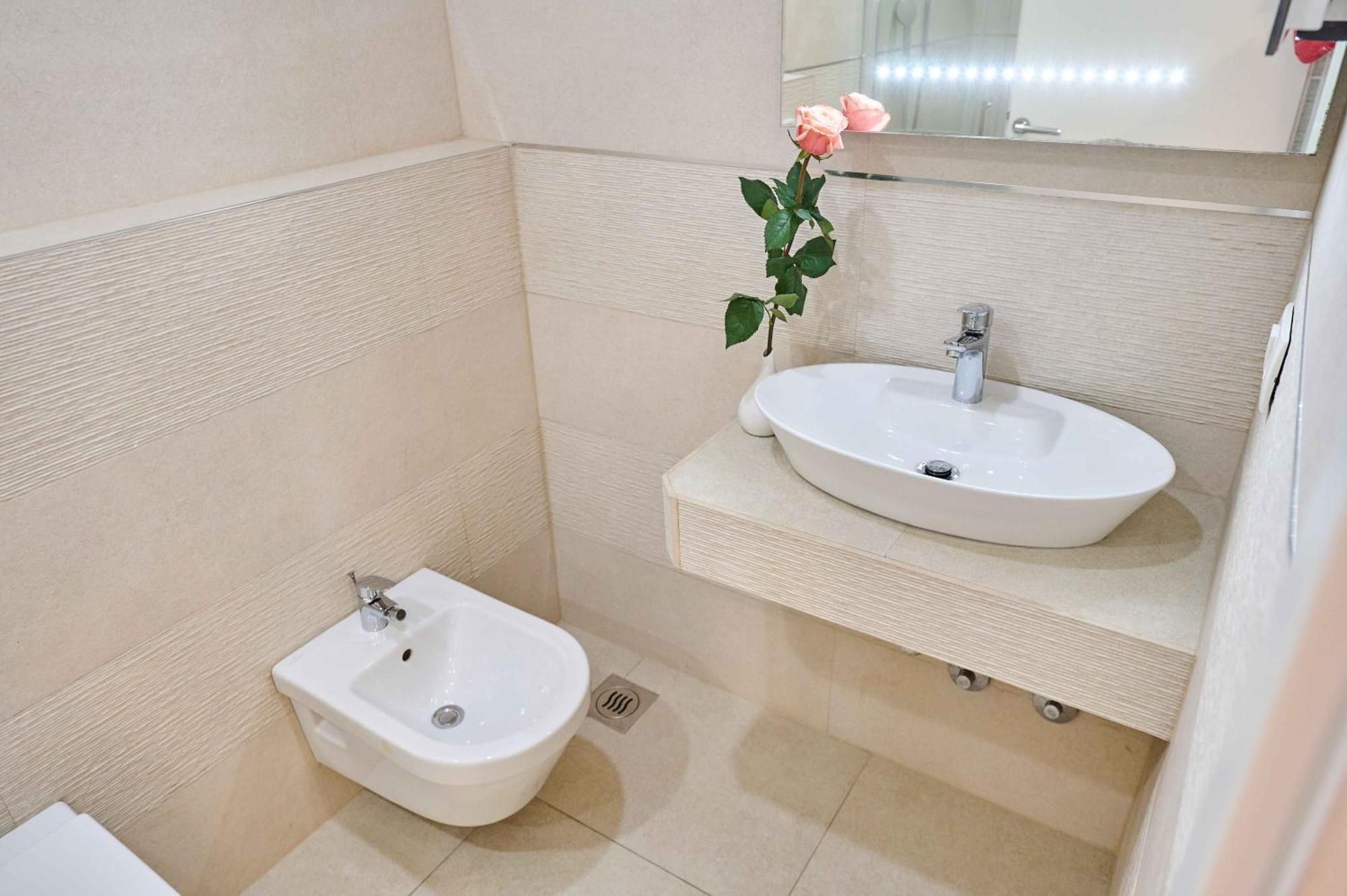 Double or Twin Room Bathroom