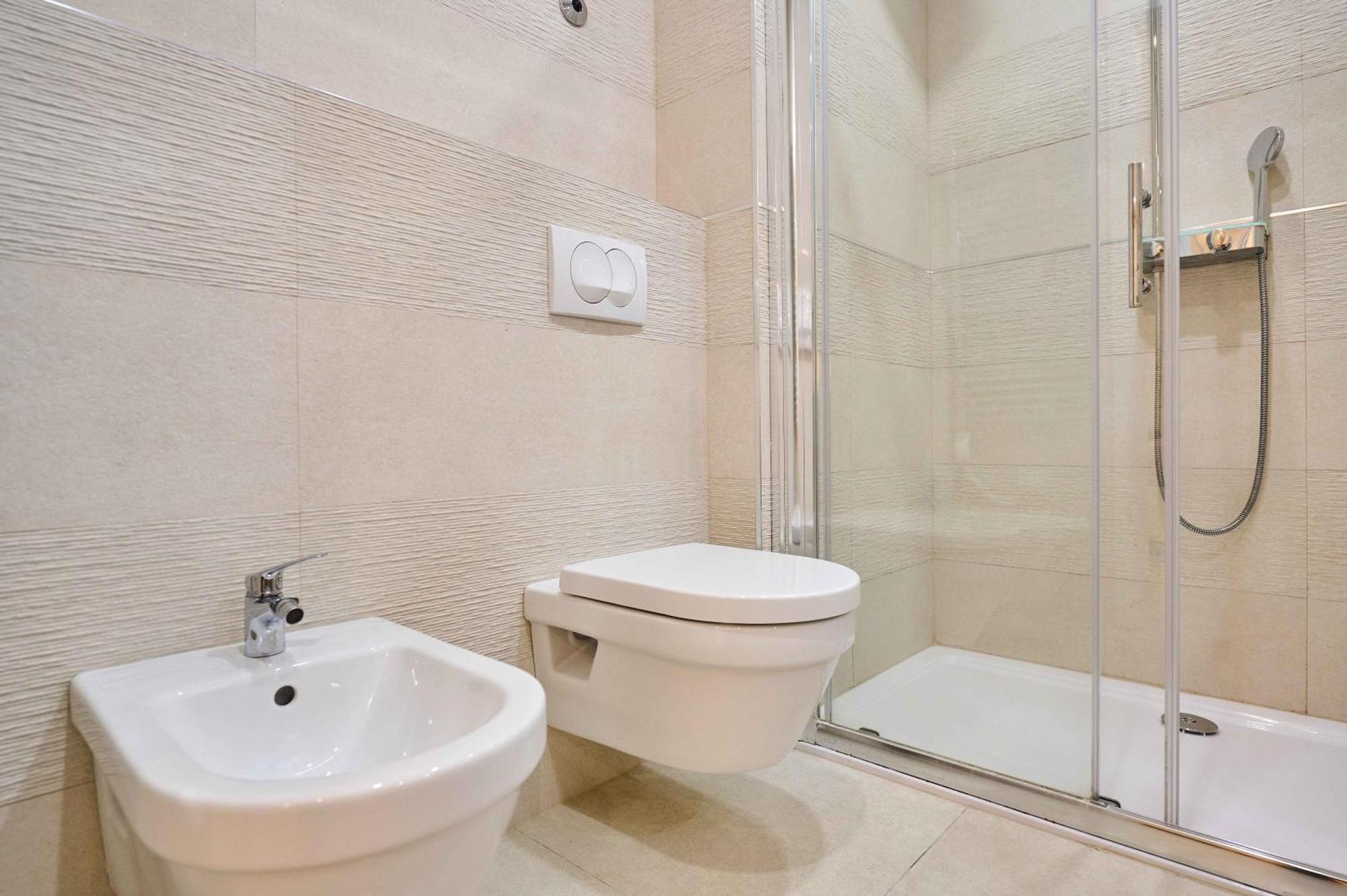 Double Room Private Bathroom