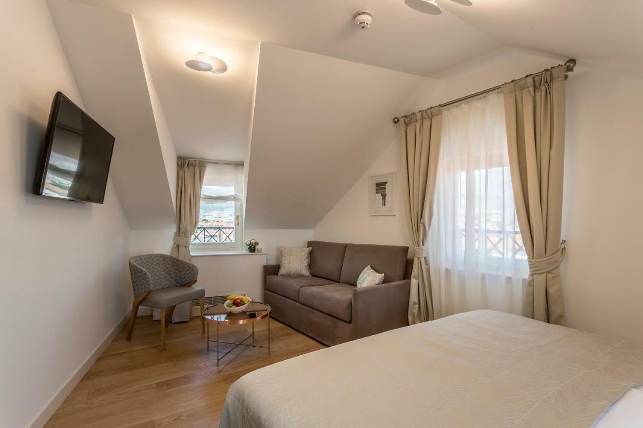 Cosy Loft Double or Twin Room City View