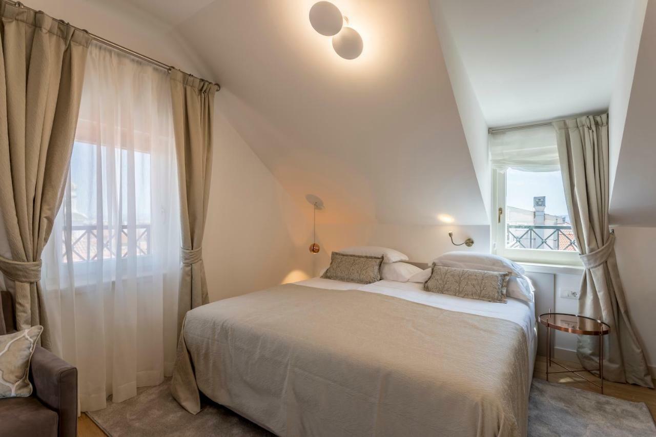 Cosy Loft Double or Twin Room City View