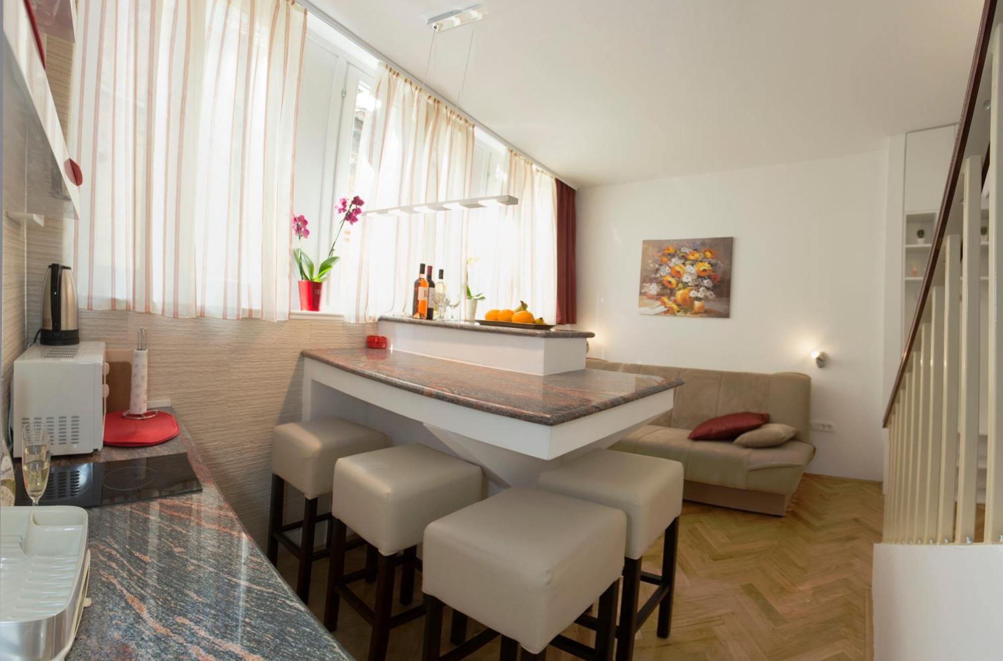 Apartment Split Level