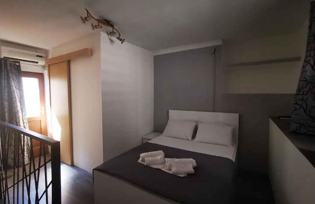Rooms Pama-1