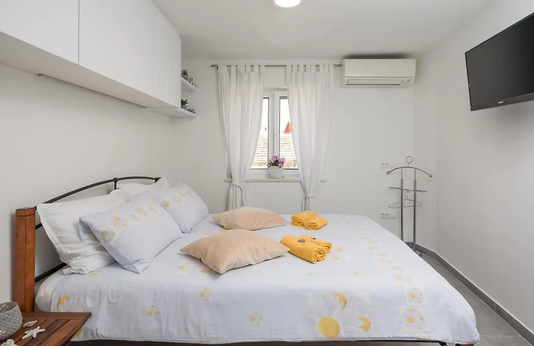 Split Center Suites-1