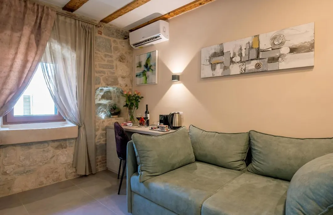 Old Spalatrum Luxury Rooms-1
