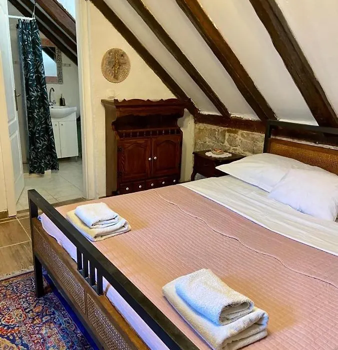 Kovacic Rooms-1