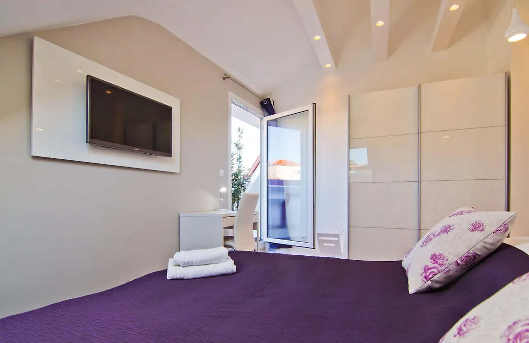 Laura Lux Suites-1