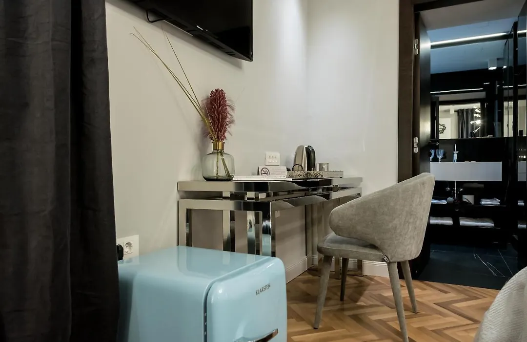 Artale 07 Design Rooms-1