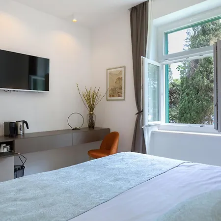 Green Park Luxury Rooms-2