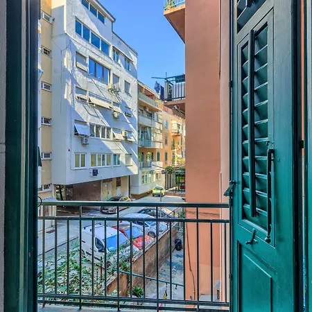 Split Urban Rooms III-2