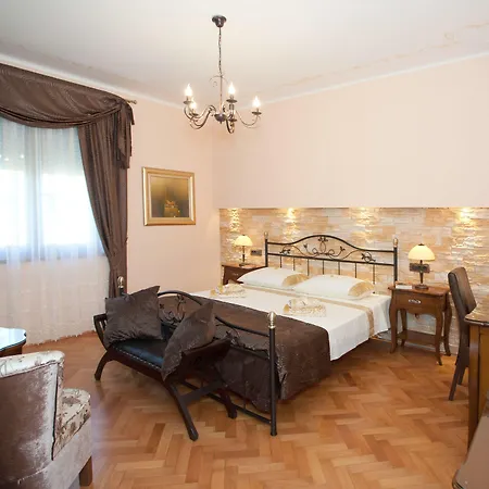 Unique Luxury Rooms-2