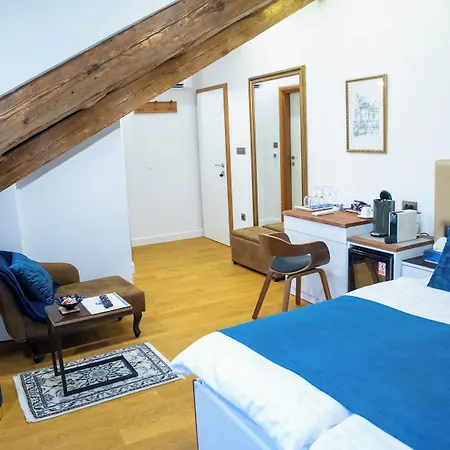 Oblivion Luxury Rooms-3
