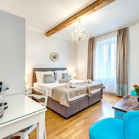 Le Monde - Vintage Accommodation-3