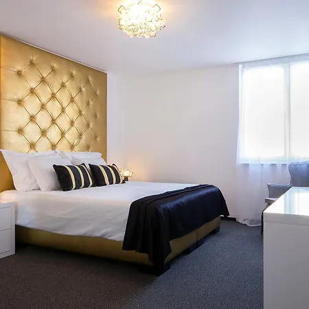 B Gold Luxury Rooms B&B-3